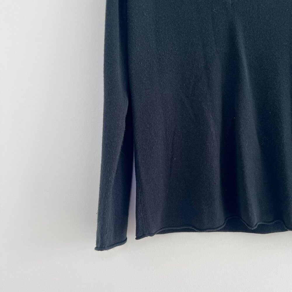 New York & Company Black V Neck‎ Sweater Womens L Minimalist Workwear Classic - Picture 2 of 8